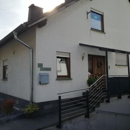 Ferienwohnung Edi Fischer Oberfell ภายนอก รูปภาพ